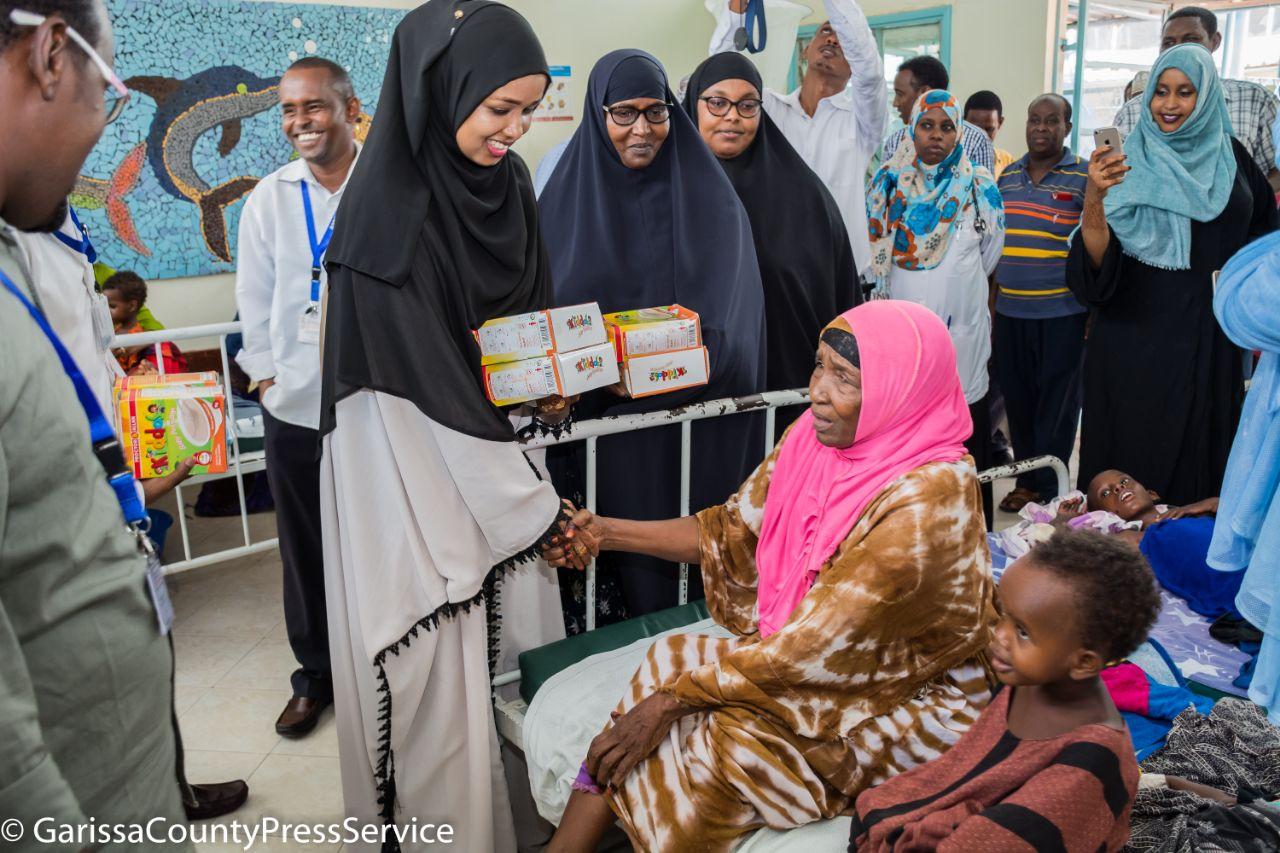Handing over the donation to the hospital